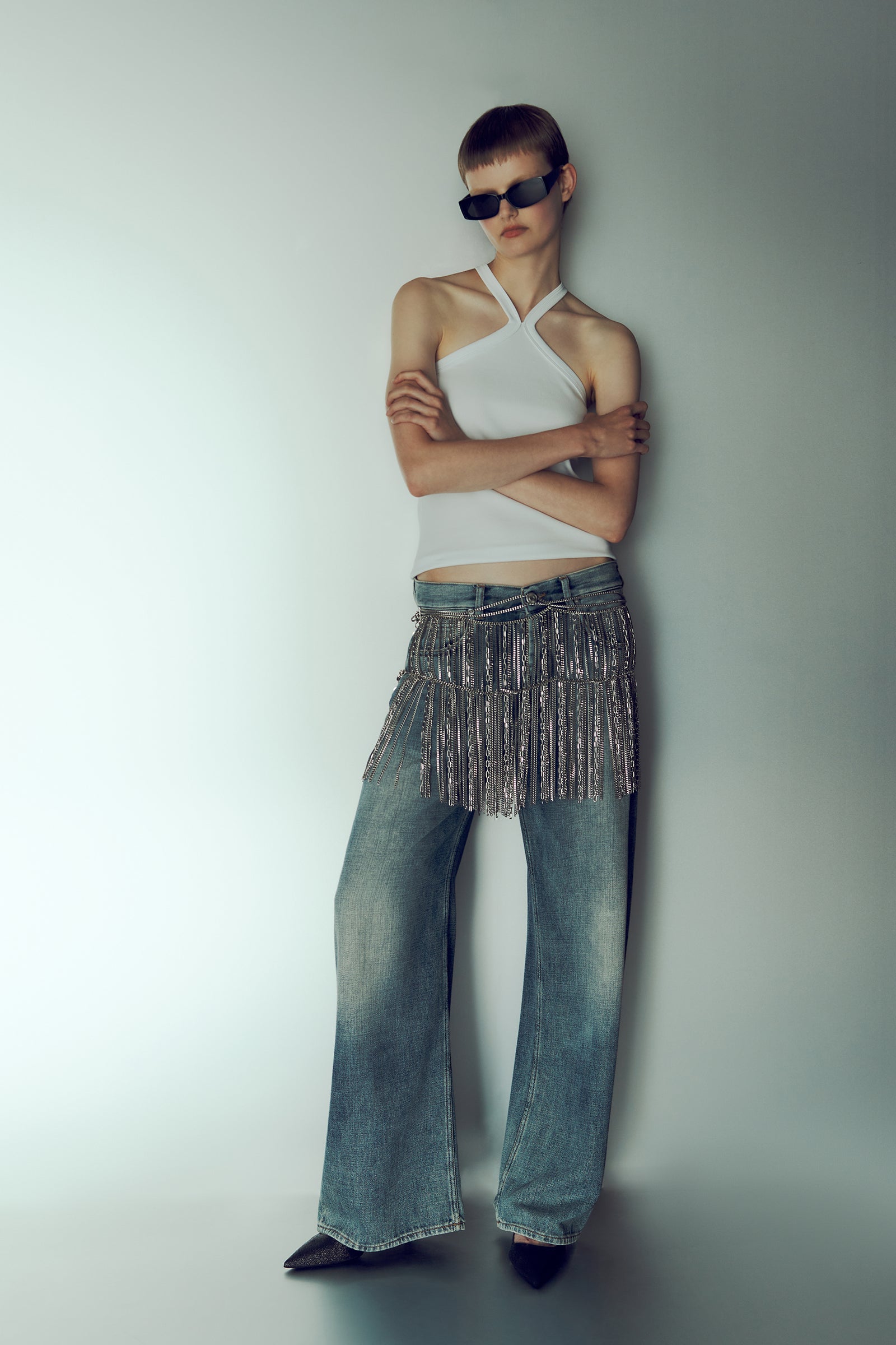LONG NECKLINE TOP