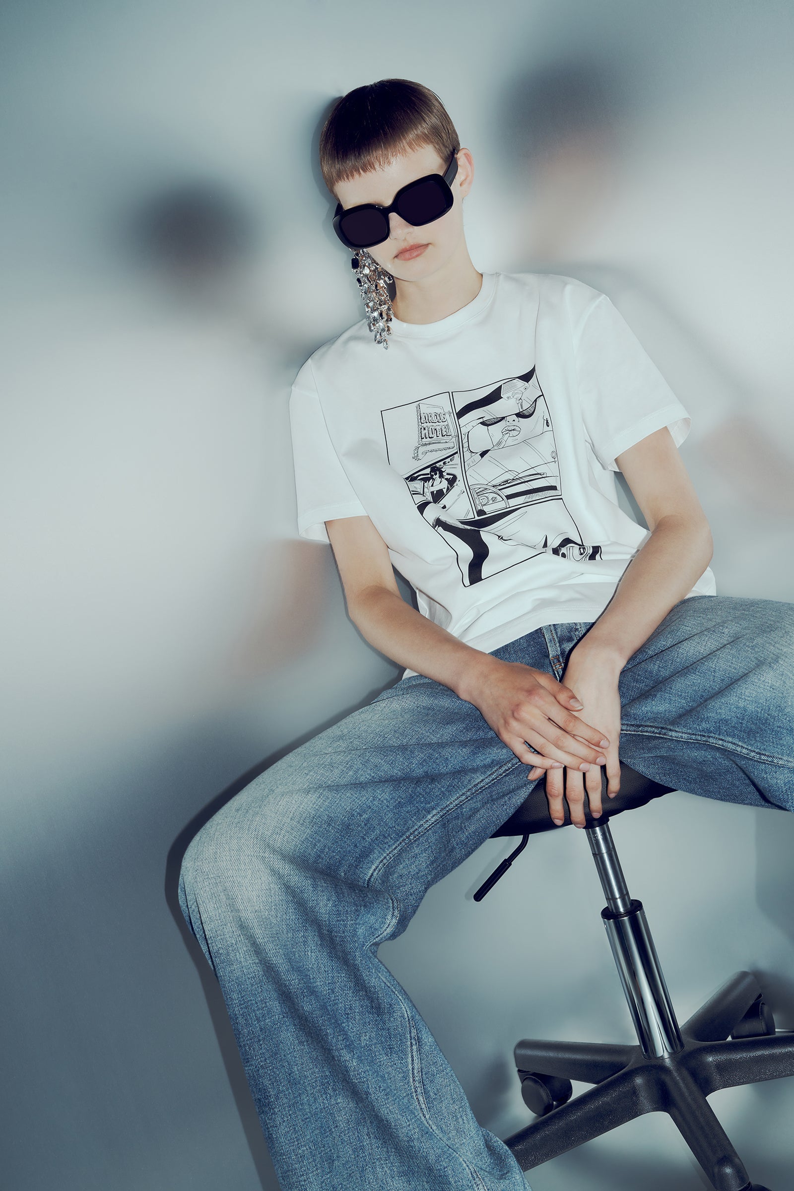 T-SHIRT STAMPA GRAFICA