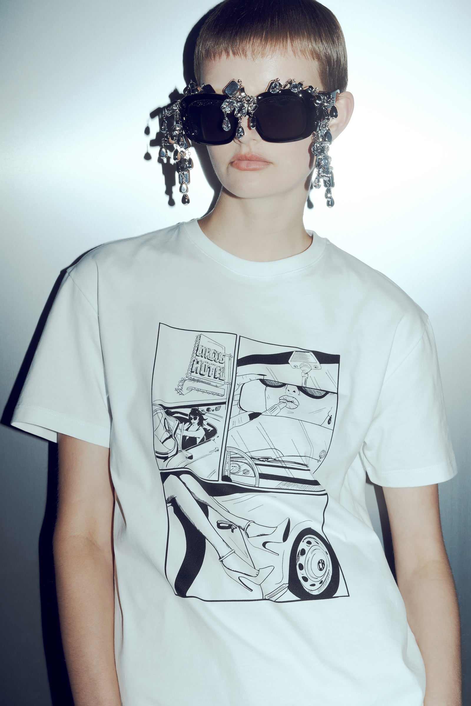T-SHIRT STAMPA GRAFICA