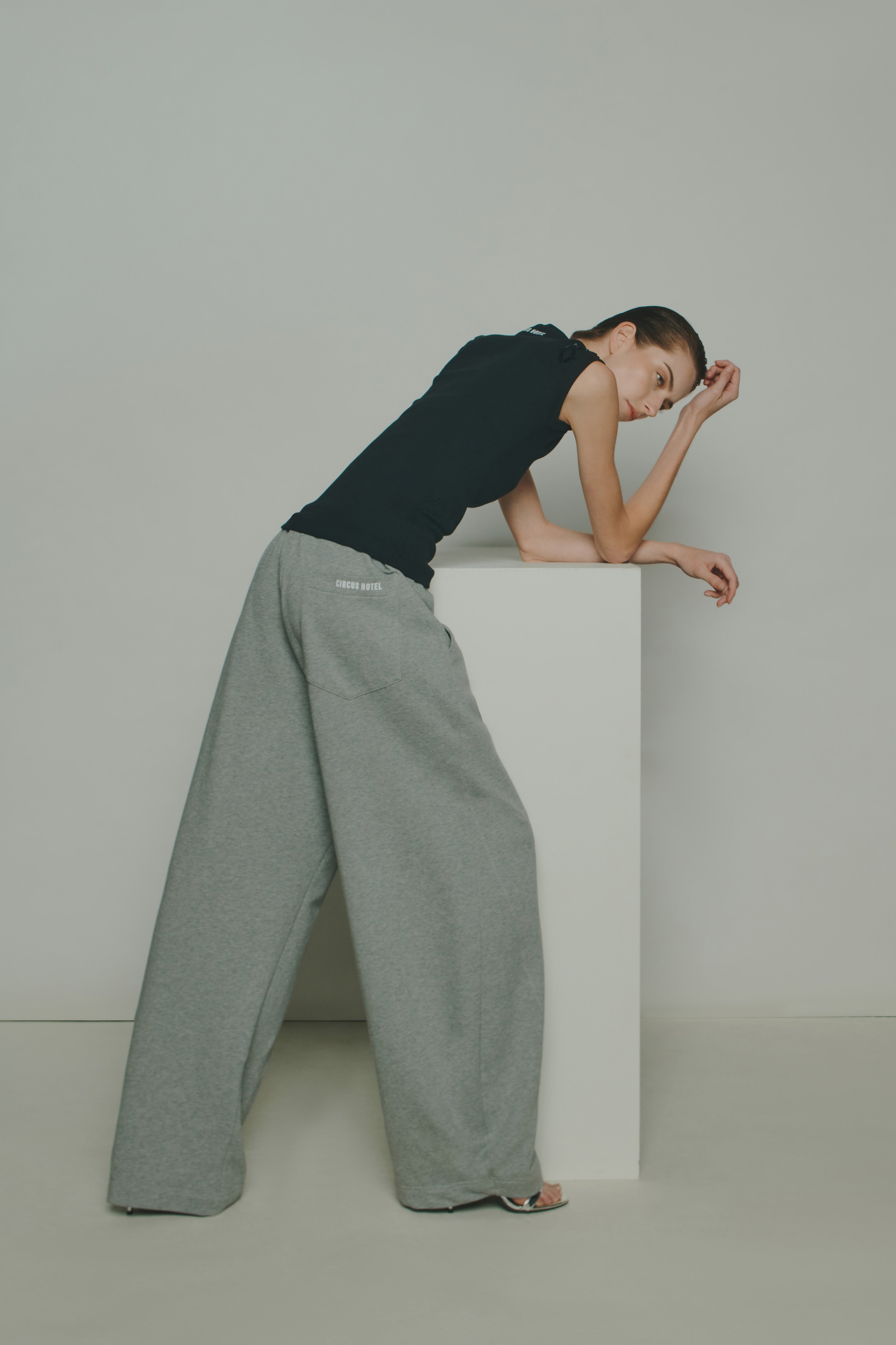 JEWELLED CHAIN SWEATPANT