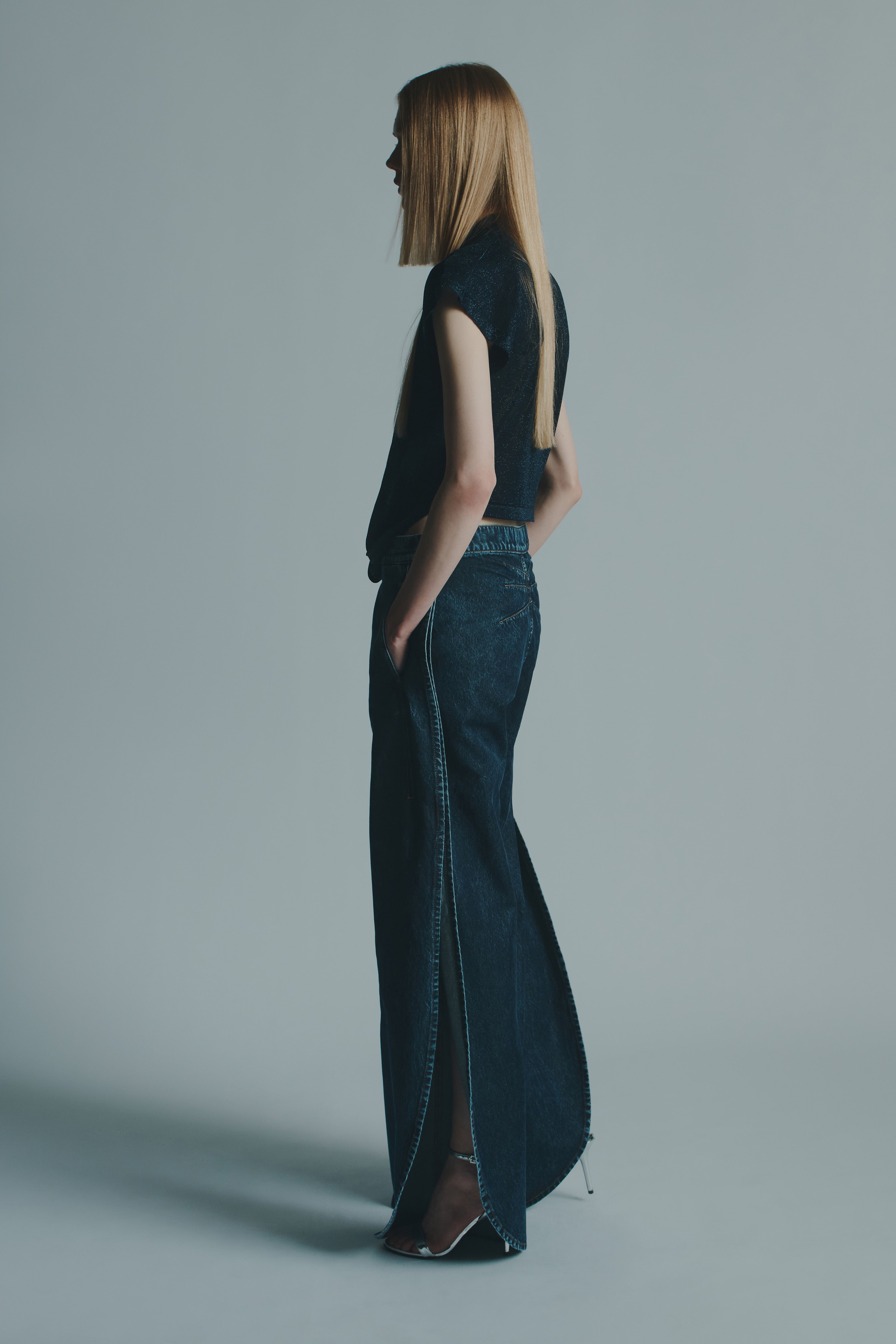 MAXI JEANS WITH SIDE SLITS