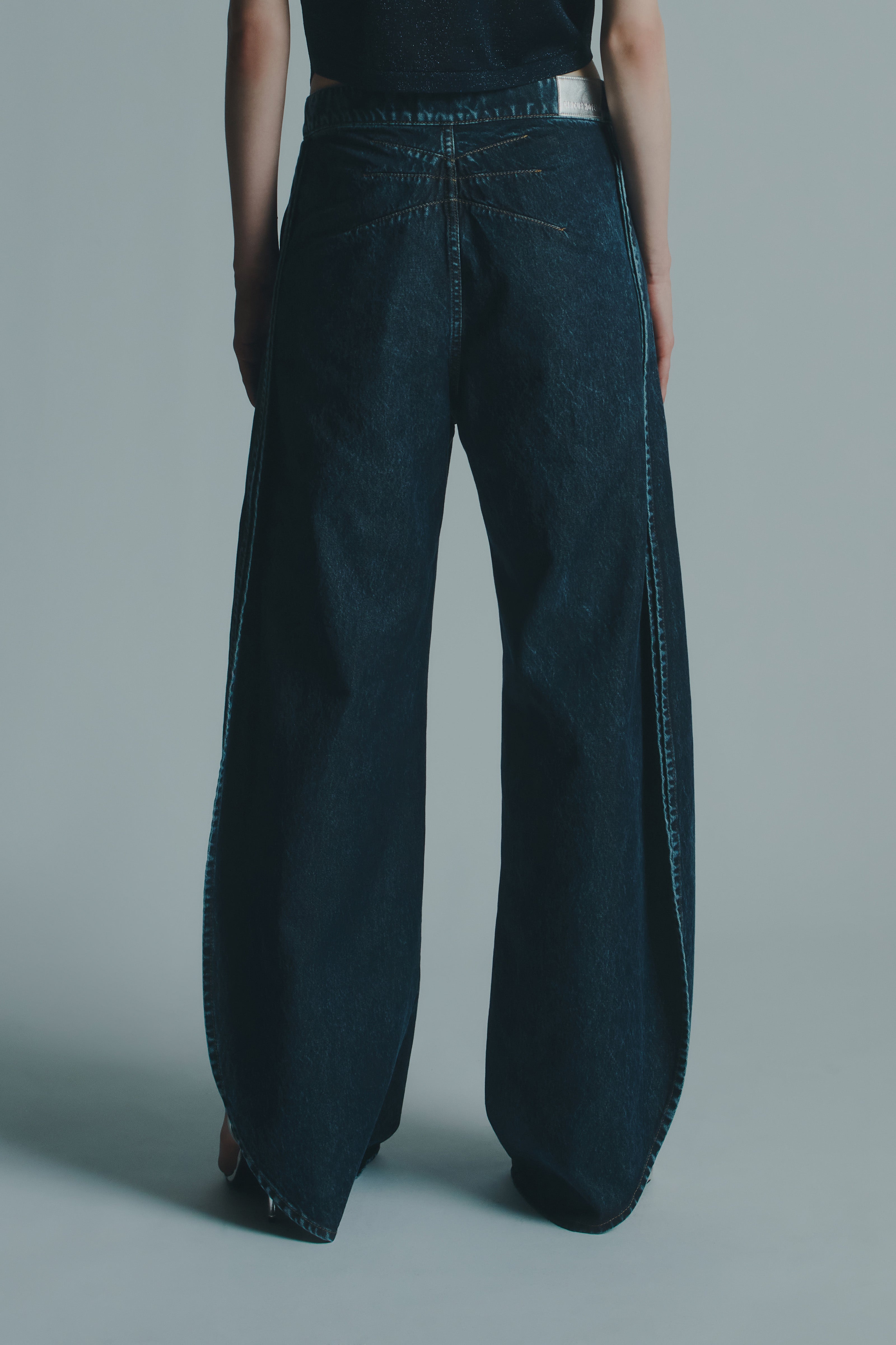 MAXI JEANS WITH SIDE SLITS
