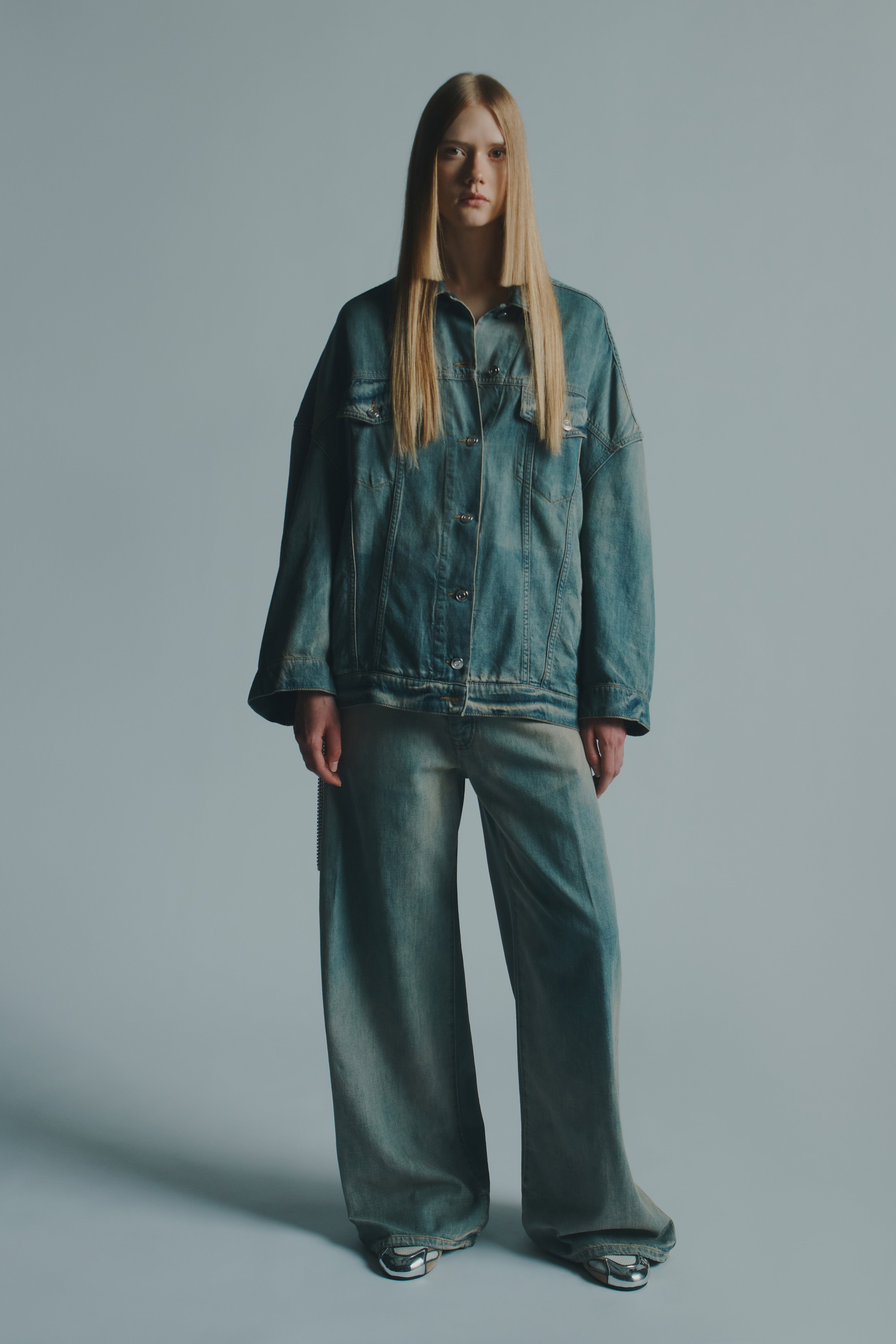 OVERSIZED DENIM JACKET