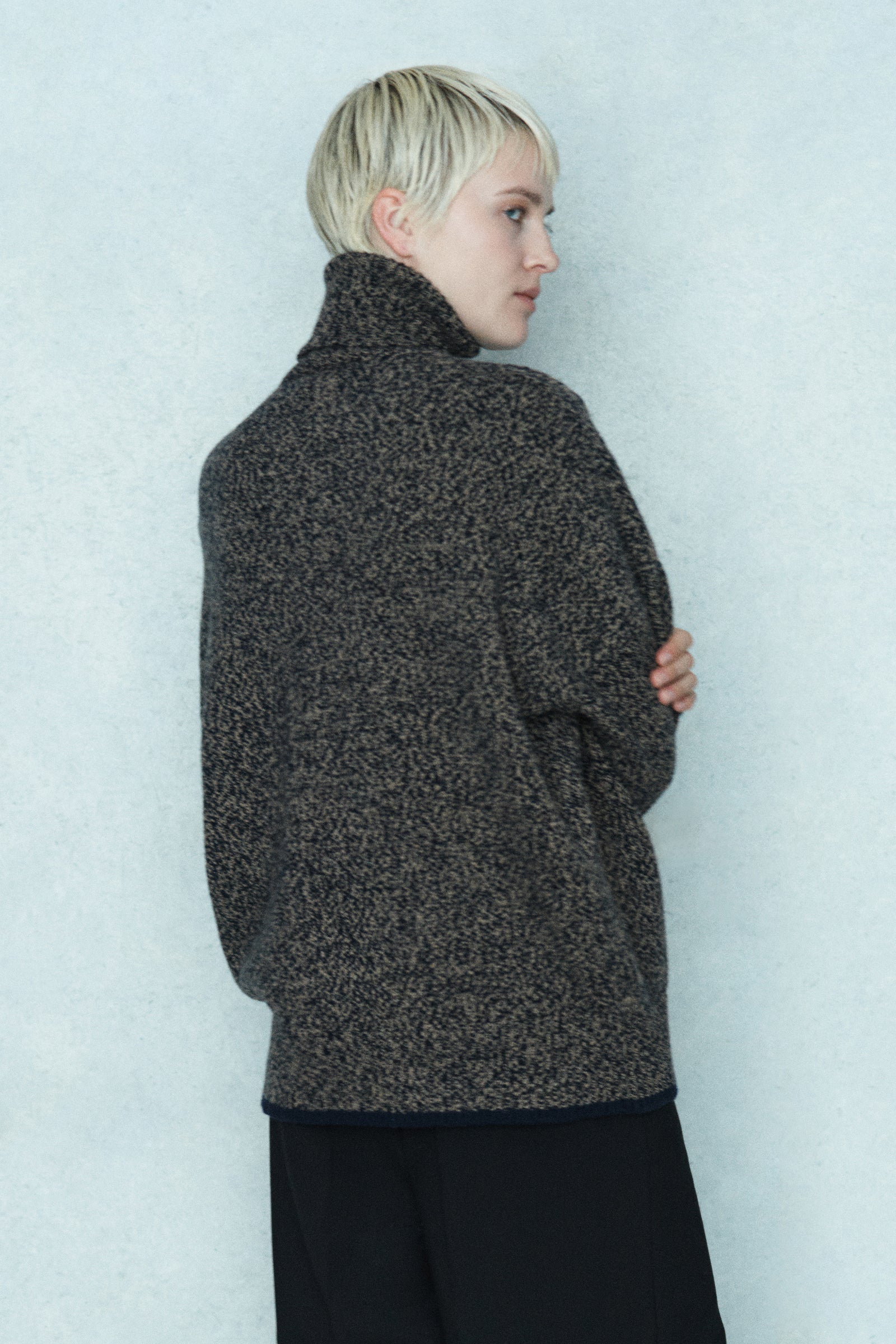 SWEATER