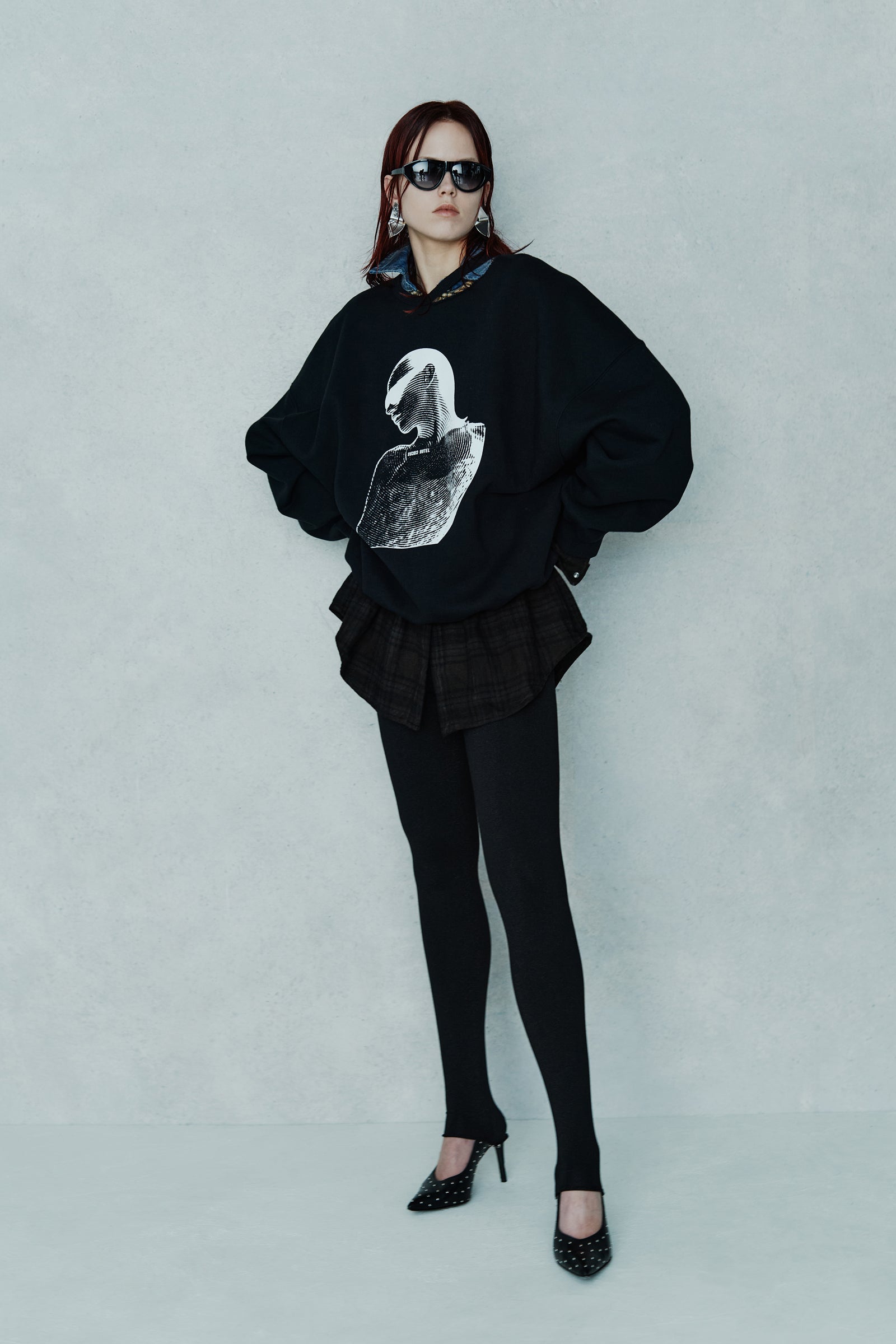 SWEATSHIRT