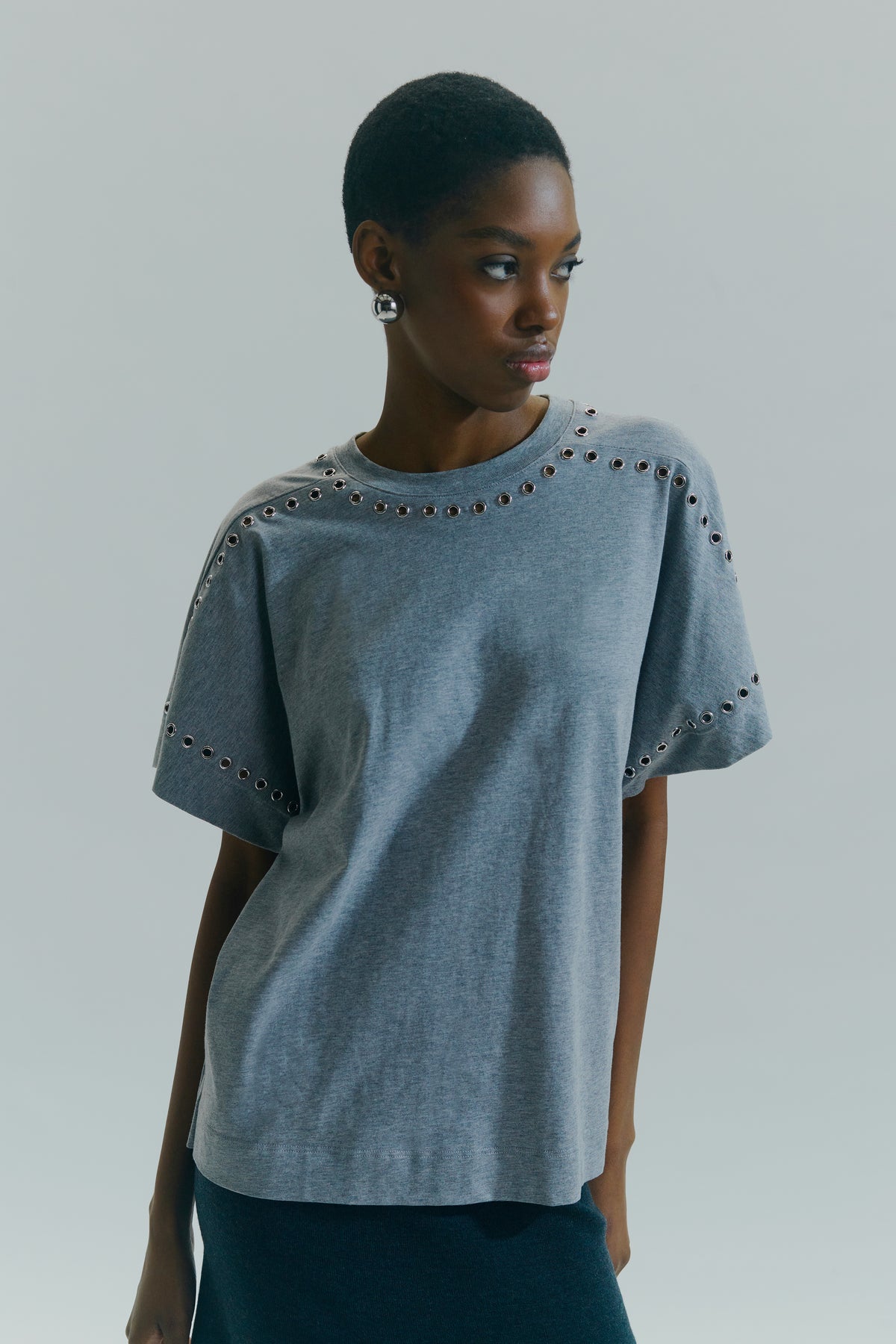 T-SHIRT-APPLICAZIONI-METALLICHE
