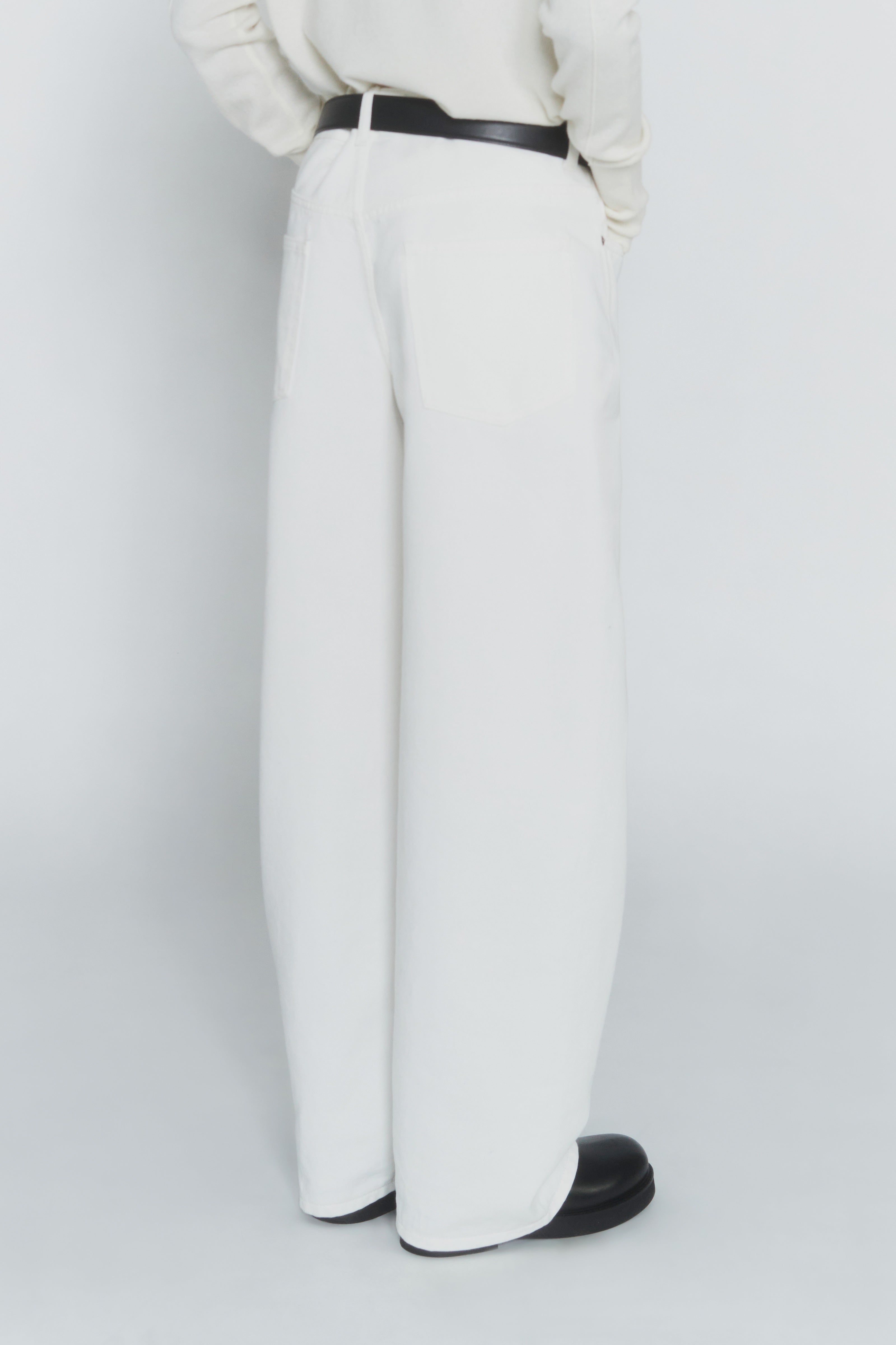 PANTALONE-DENIM-CON-FOULARD