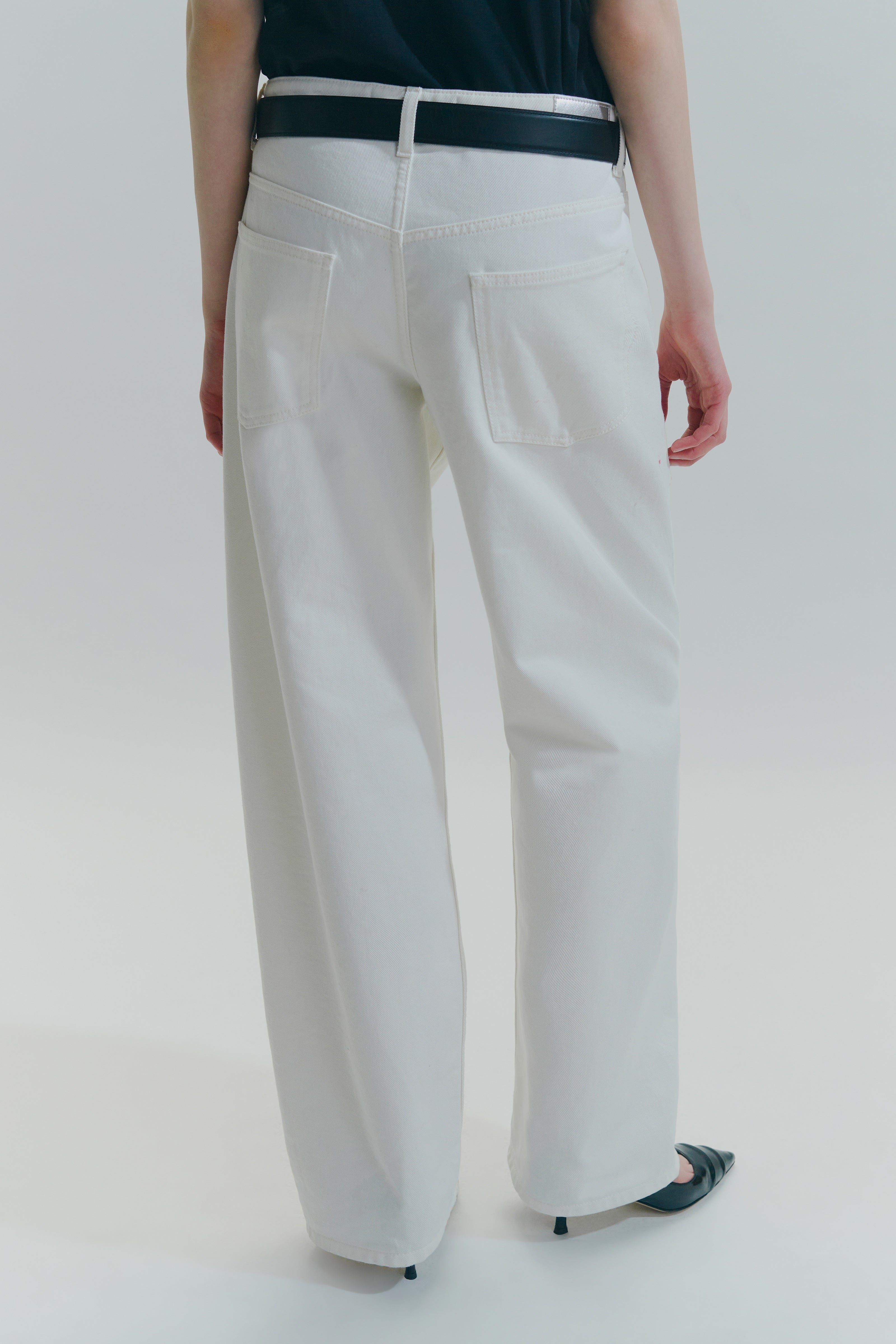 PANTALONE-DENIM-CON-FOULARD