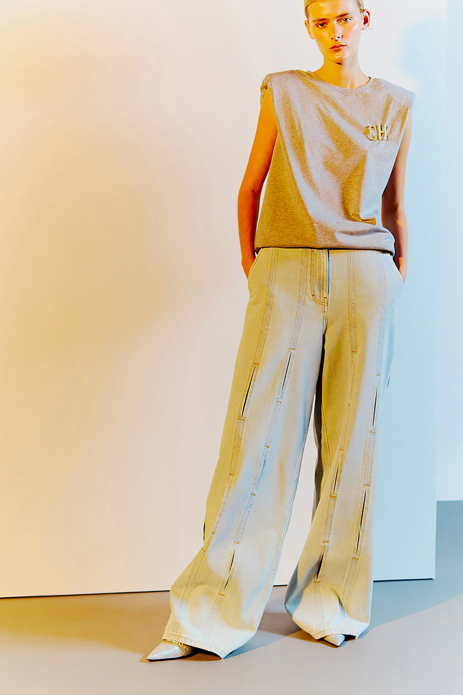 T-SHIRT