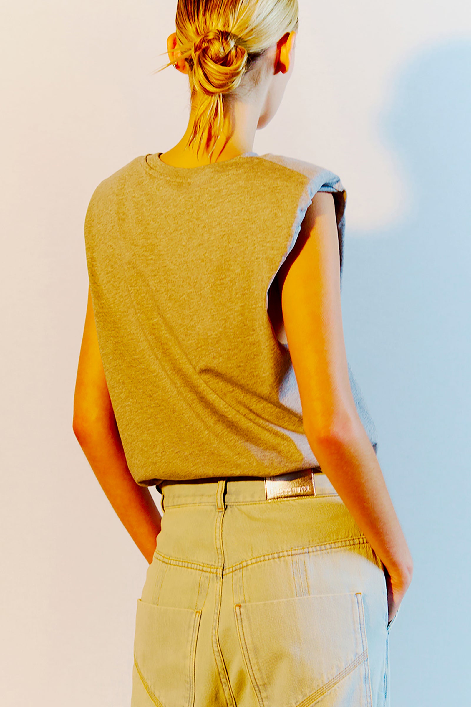 T-SHIRT