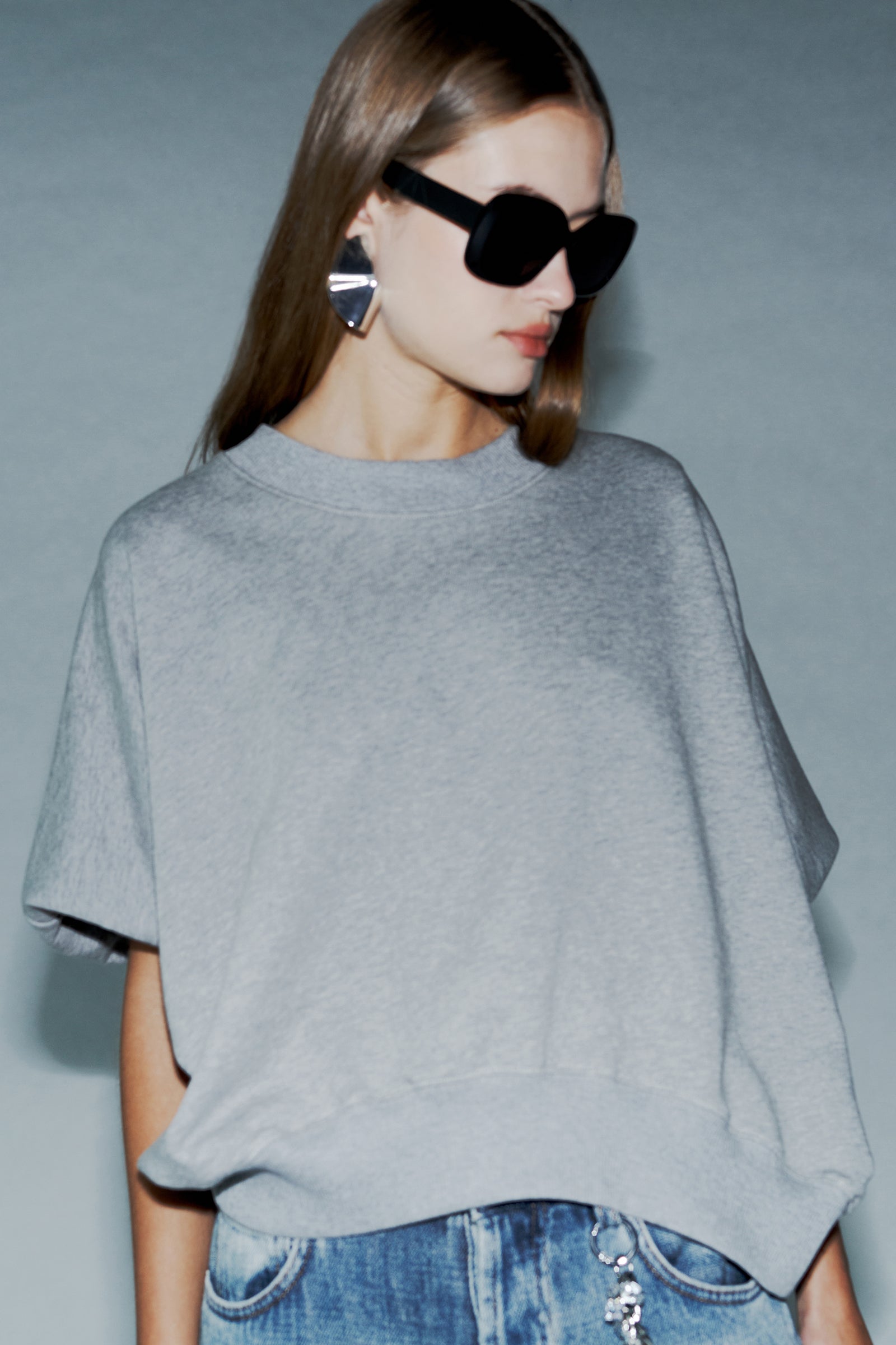 CROPPED SHORT-SLEEVED LOGO SWEATSHIRT