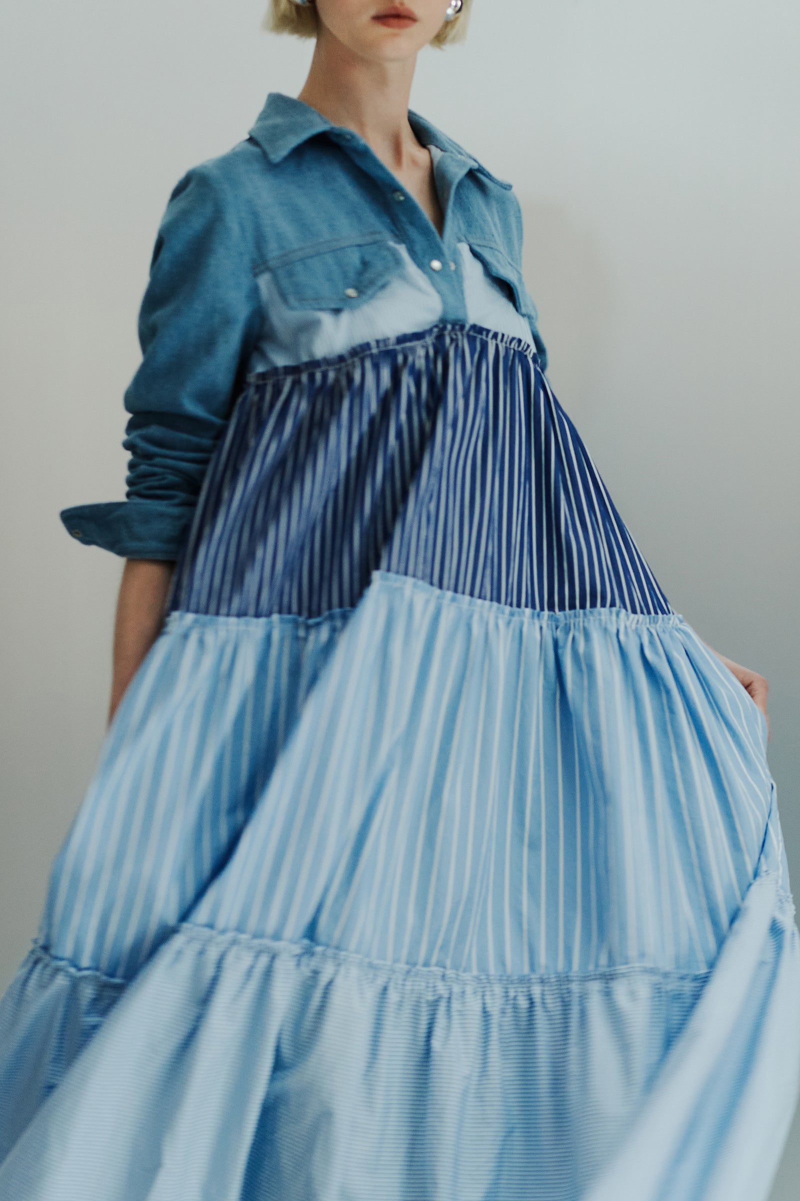 MAXI DRESS FLOUNCES DENIM POPLIN