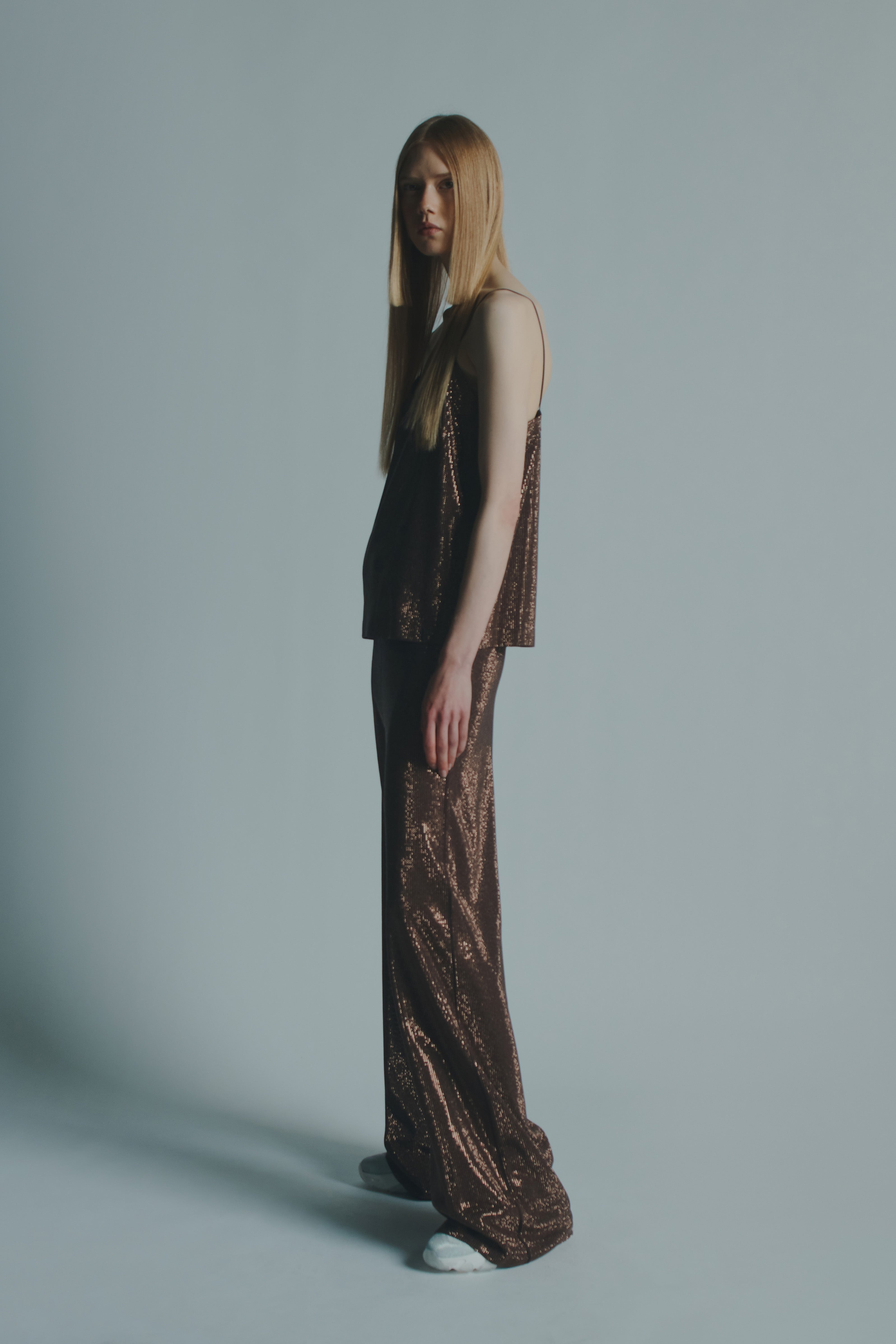 MICRO-STUDDED VISCOSE TOP