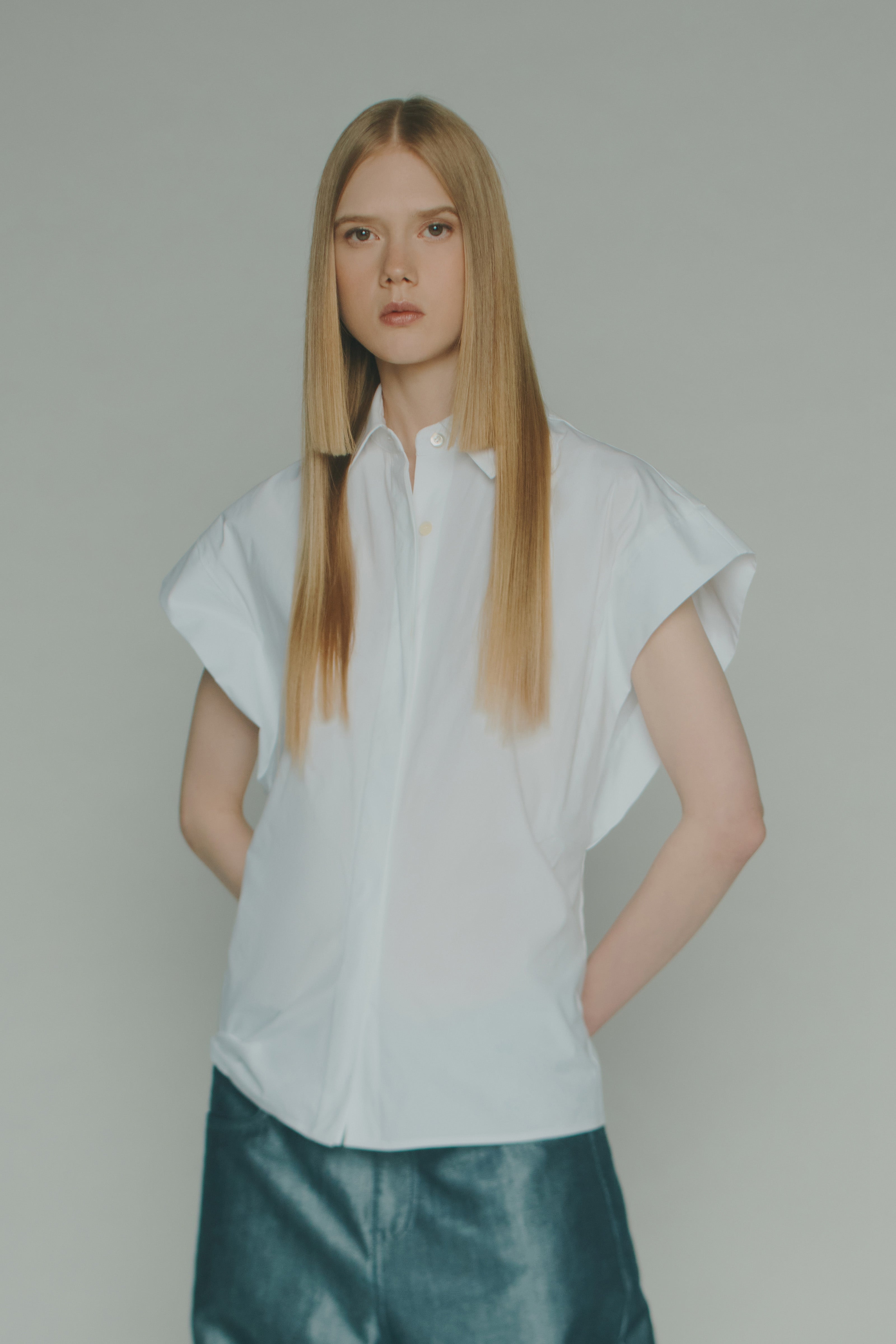 CAMICIA POPELINE DETTAGLIO MANICHE