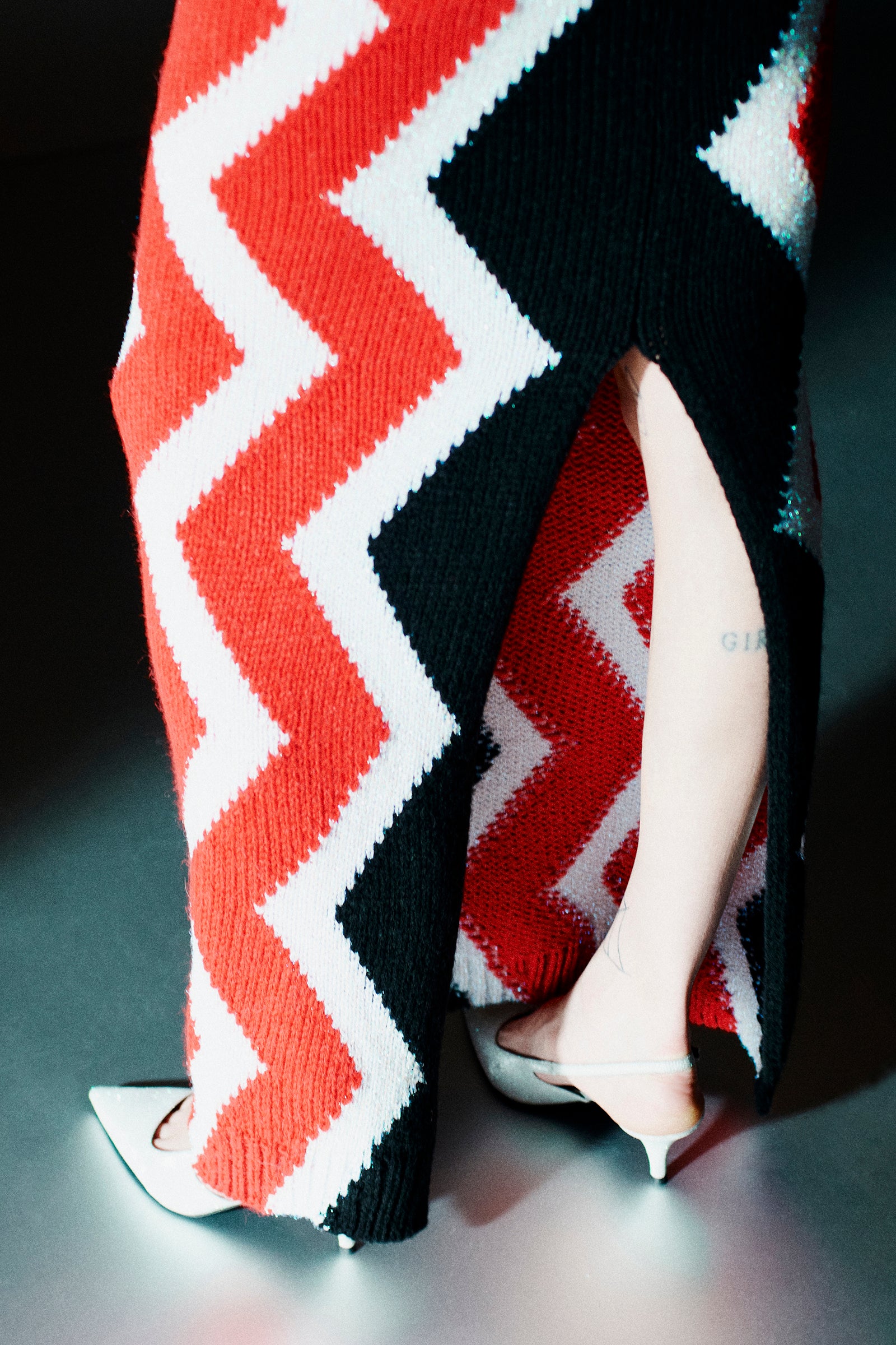 LONG SKIRT WITH TRICOLOR GEOMETRIC PATTERN