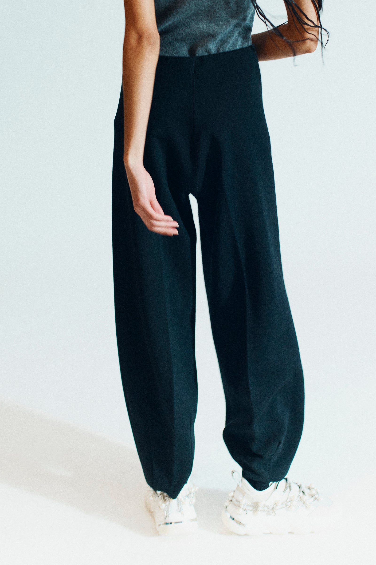 SLOUCHY TROUSERS