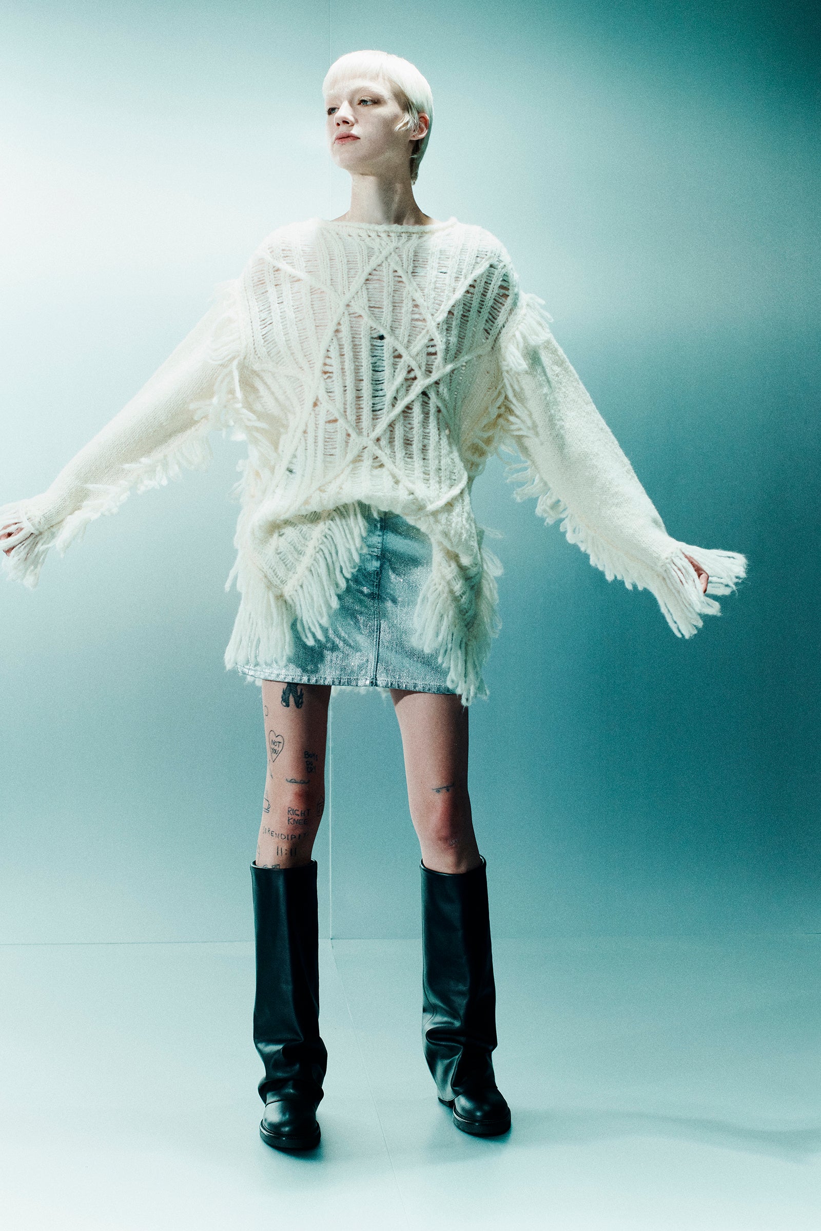 SWEATER WITH TEXTURED FRINGE PATTERN