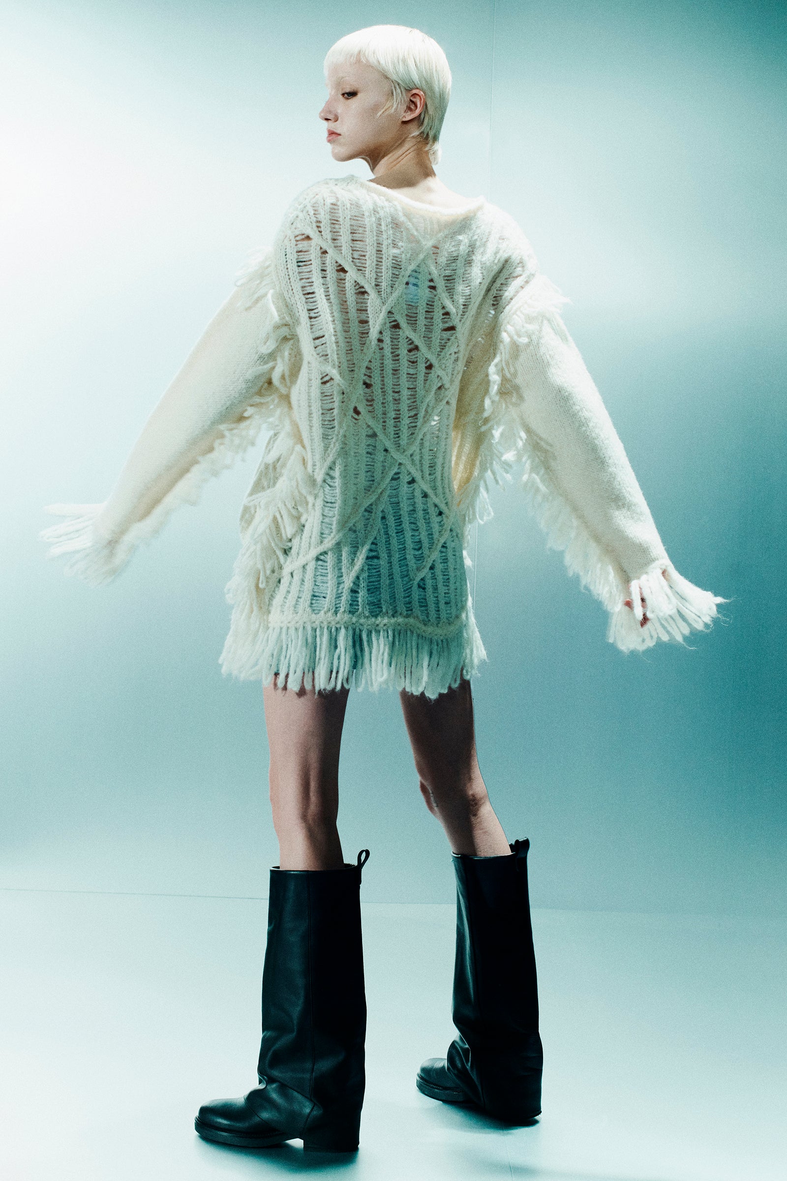 SWEATER WITH TEXTURED FRINGE PATTERN