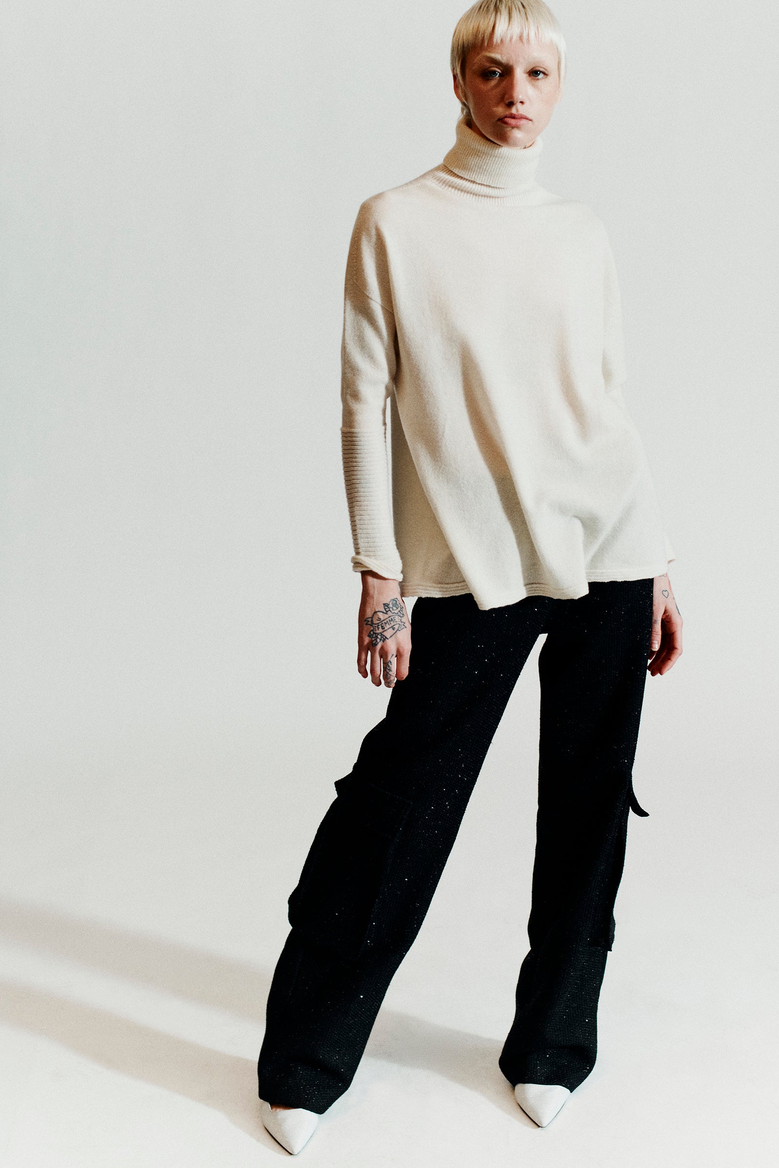 CASHMERE OVERSIZE HIGH NECK SWEATER WITH RIBBED PATTERN