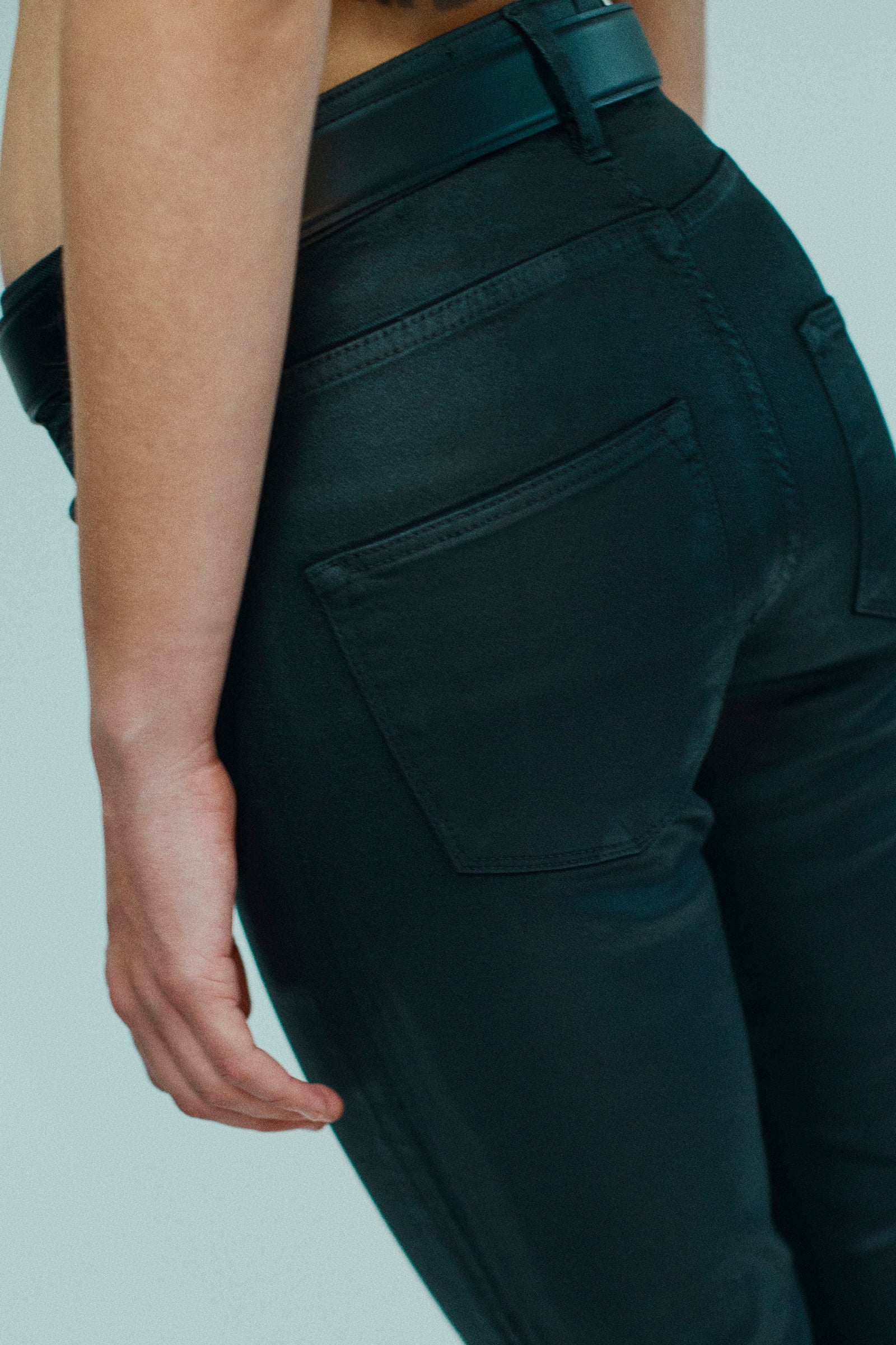 STRETCH JEANS WITH COATING