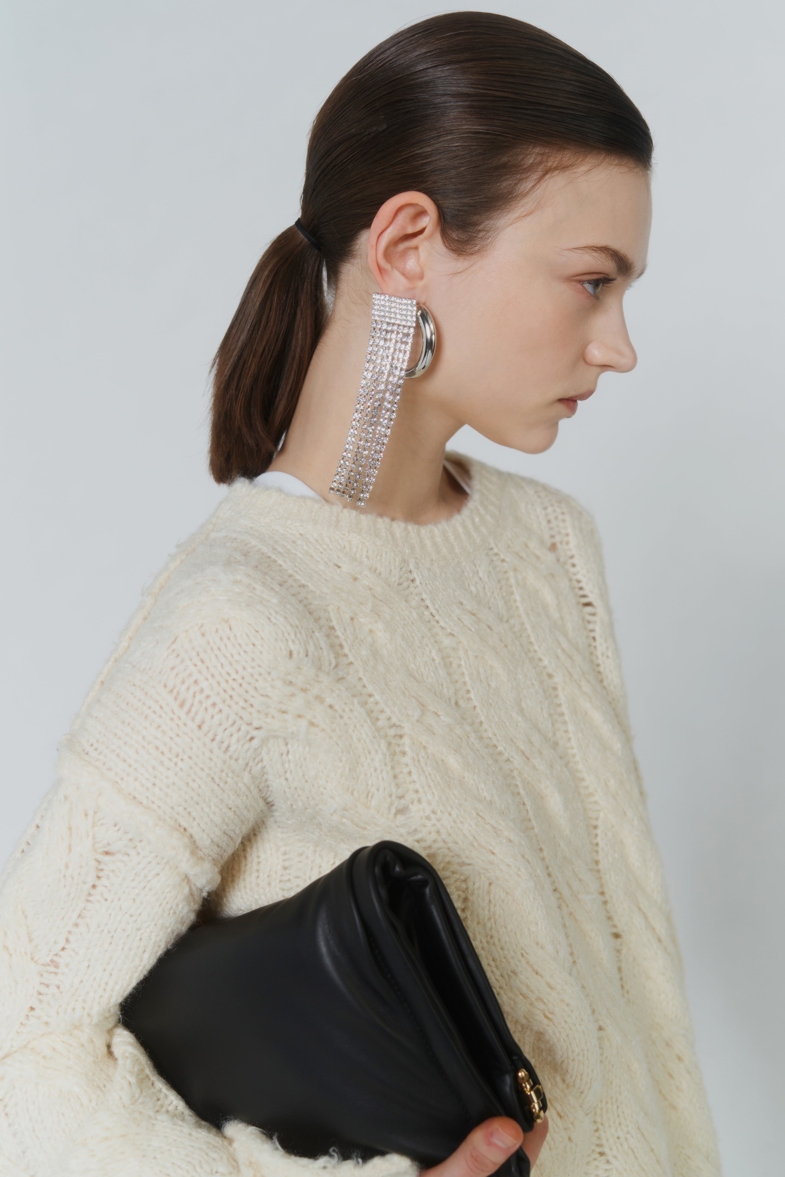 MAGLIA-LAVORAZIONE-A-TRECCE