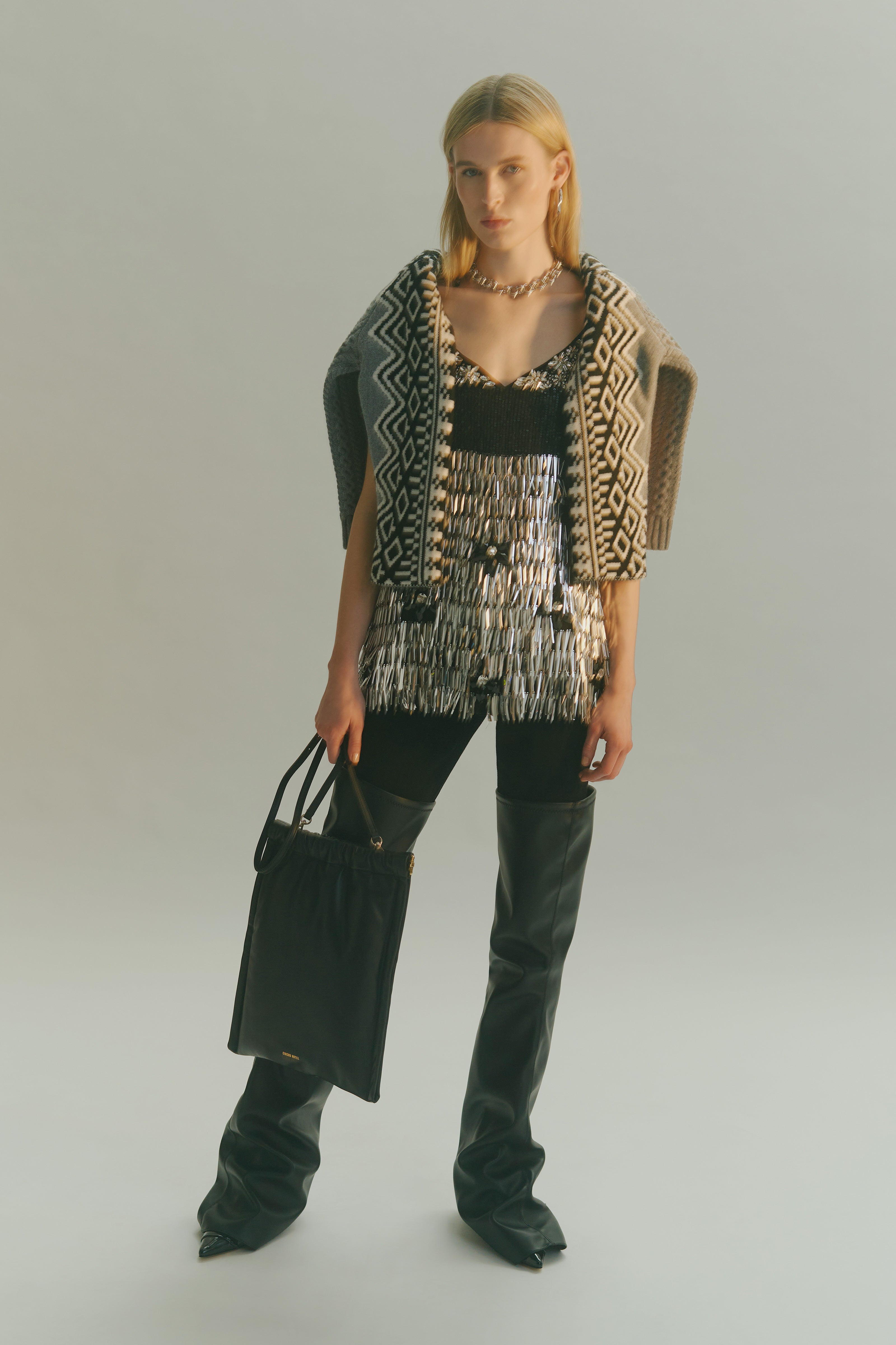 TOP-PAILLETTES-ALL-OVER